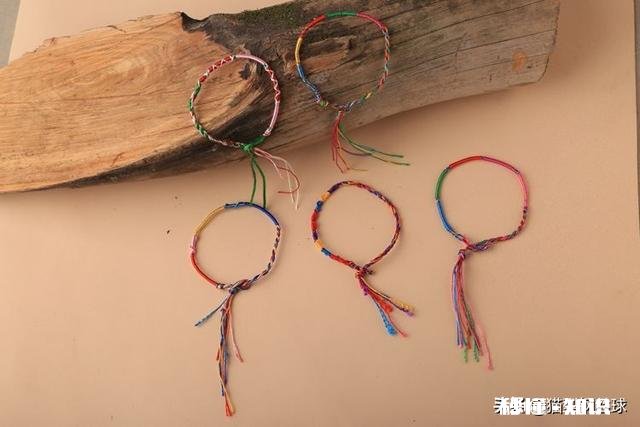 端午安康，你的家乡有系上五彩绳的风俗吗，是什么样的啊，还有其他特别的风俗分享吗