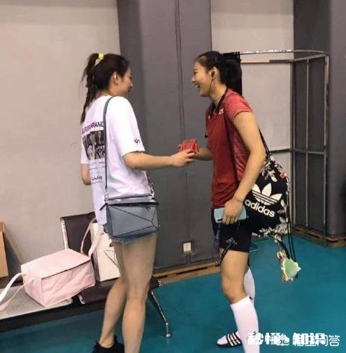 日本估伎重演换女排用球针对欧洲，中国女排刘晏含一喜，李盈莹一忧，您如何看待
