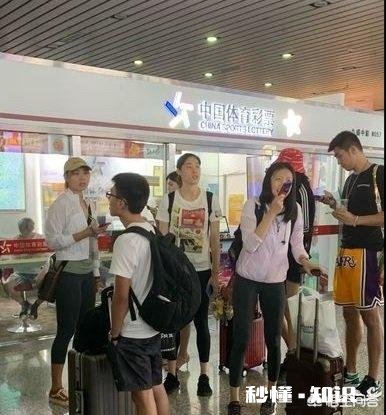 日本估伎重演换女排用球针对欧洲，中国女排刘晏含一喜，李盈莹一忧，您如何看待