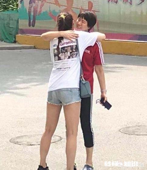 日本估伎重演换女排用球针对欧洲，中国女排刘晏含一喜，李盈莹一忧，您如何看待