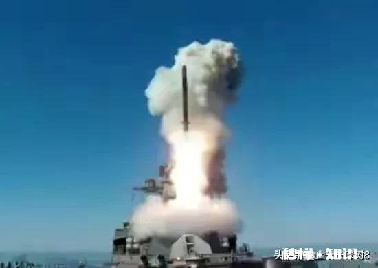 俄乌战争为什么打的像一场升级版二战模式而不像一场现代战争