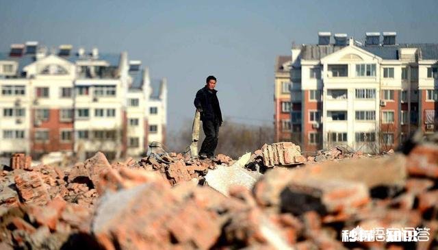 农村家庭孩子结婚或孩子上学都是刚需，已经是不买房不行的地步