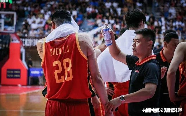 变相裁员！沈梓杰前往国奥练级，男篮大名单还剩13人，最后一个是谁
