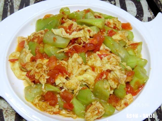 家里的丝瓜泛滥成灾了，请问吃丝瓜有什么做法比较好吃吗