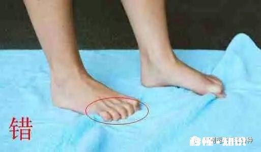 早晨落地第一脚疼痛难忍，医生查出跟骨骨刺，患者将来还能走路吗