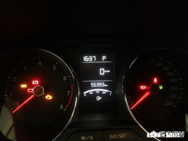 18款宝来钥匙打开后,有几个灯亮着,打着火后就没了咋回事