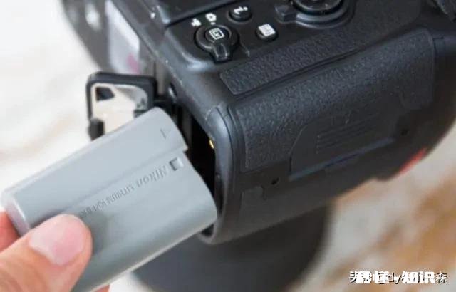 尼康d850开机后怎么不显屏