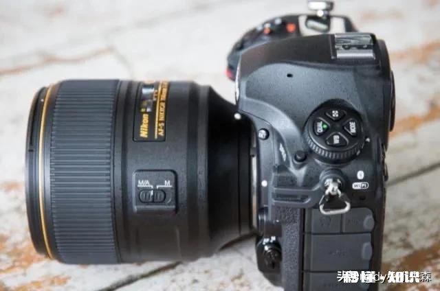 尼康d850开机后怎么不显屏