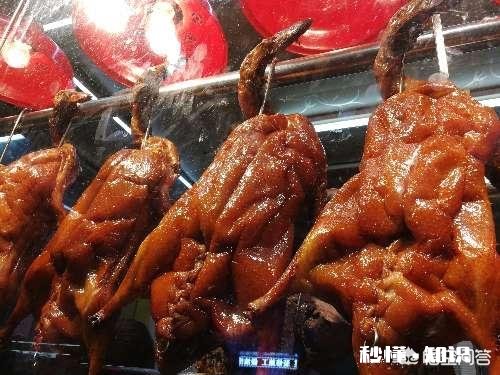 如何做出色美干香的脆皮烧鸭