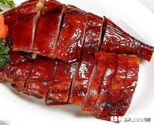 如何做出色美干香的脆皮烧鸭