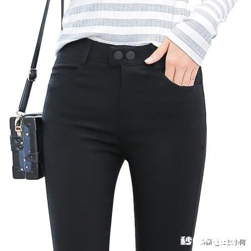 黑裤子染上红色怎么洗掉