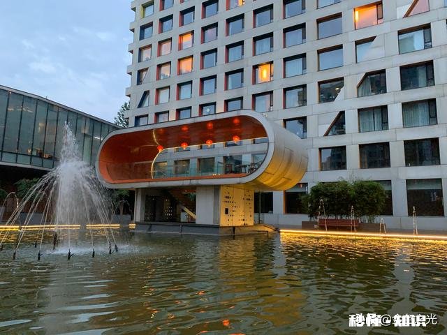 同等价值下,是买市区的公寓好还是郊区的别墅