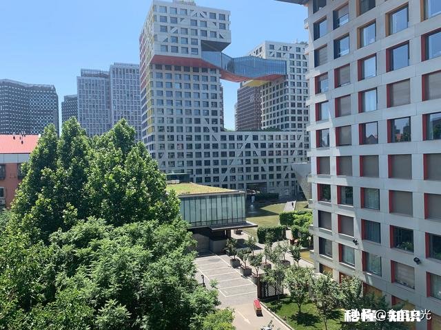 同等价值下,是买市区的公寓好还是郊区的别墅