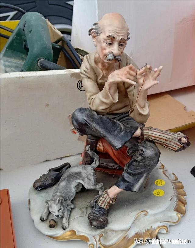 如何巧用摆设艺术品来搞好办公室装饰