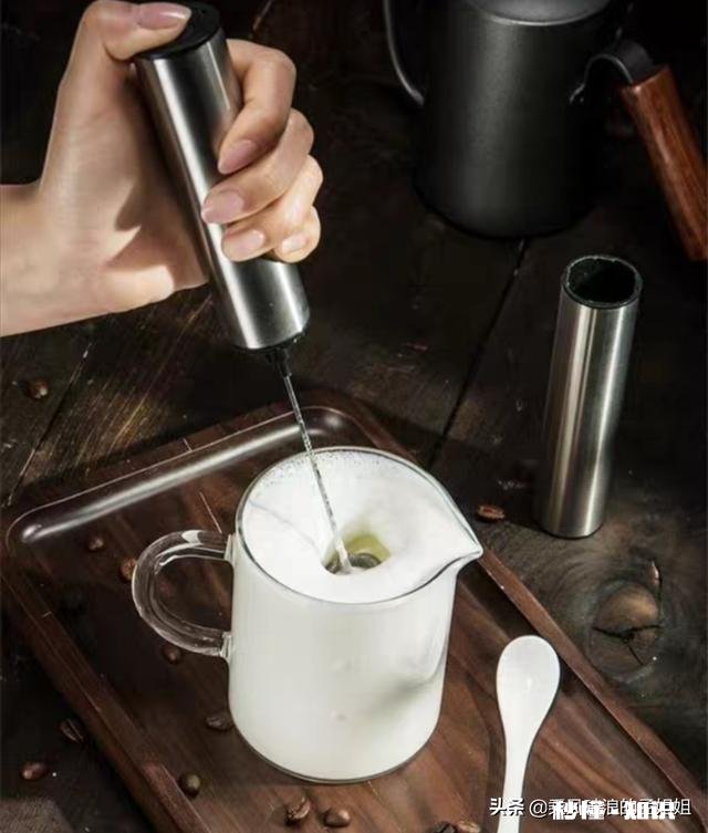 咖啡奶泡是用什么牛奶打的