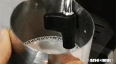 咖啡奶泡是用什么牛奶打的