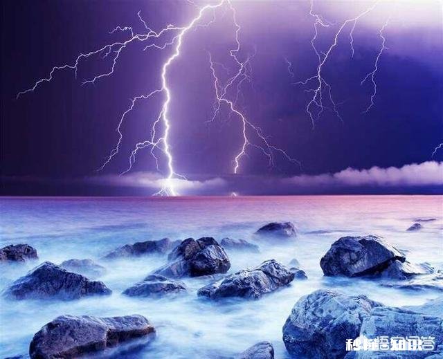 为什么闪电不是直线的呢