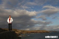 人生在世一定要顺应这个社会成为圆滑或者八面玲珑的人吗