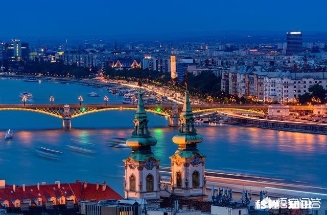 尼康D7000还值得配一个70－200的镜头吗