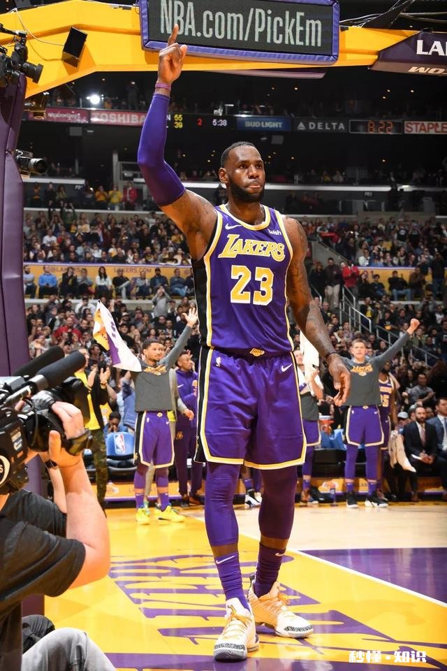 你觉得今年NBA最佳阵容一阵会是哪几位为什么