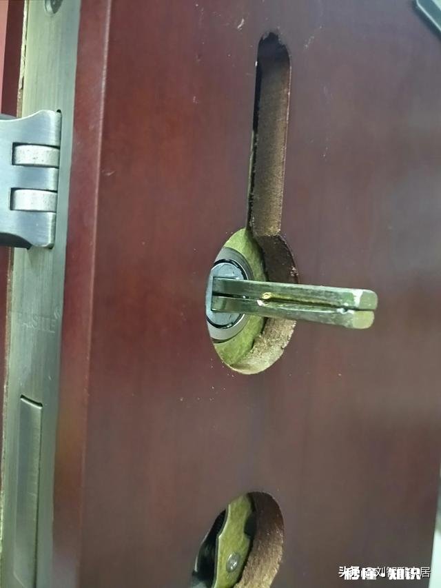 为什么室内门锁把手会松动