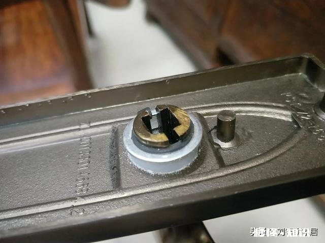 为什么室内门锁把手会松动