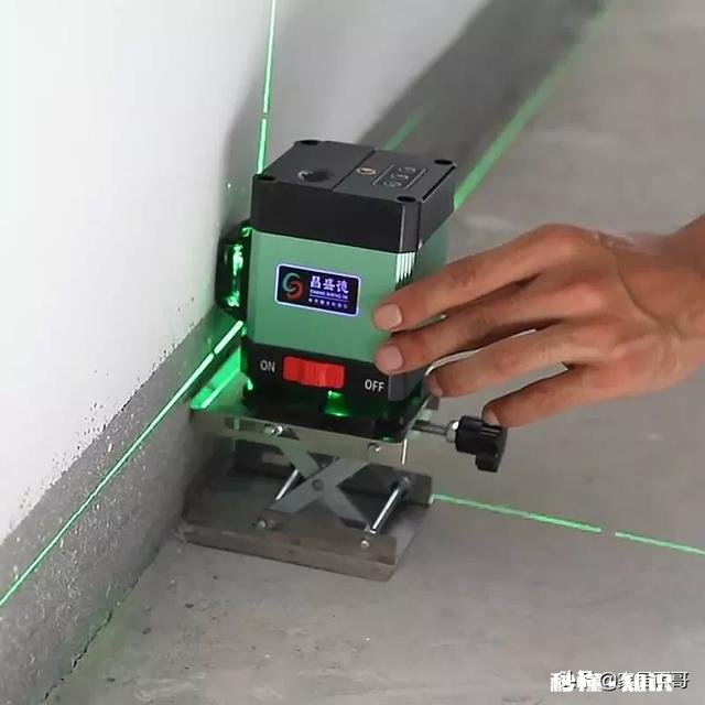 贴墙砖用贴墙仪好还是水平仪好