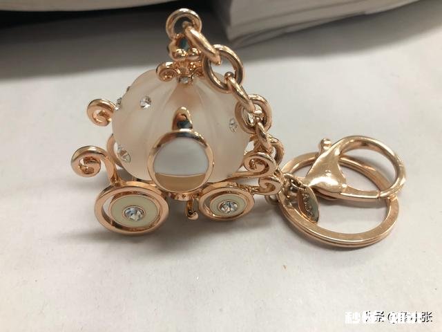 女生在男生面前极力保持形象是对男生有好感的表现吗