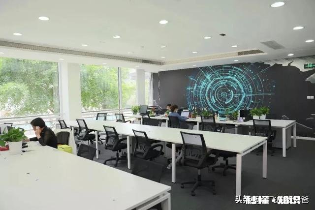 小型办公室如何装修更宽敞