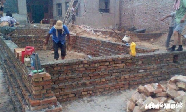 城里有房的农业户口能在老家改建危房吗