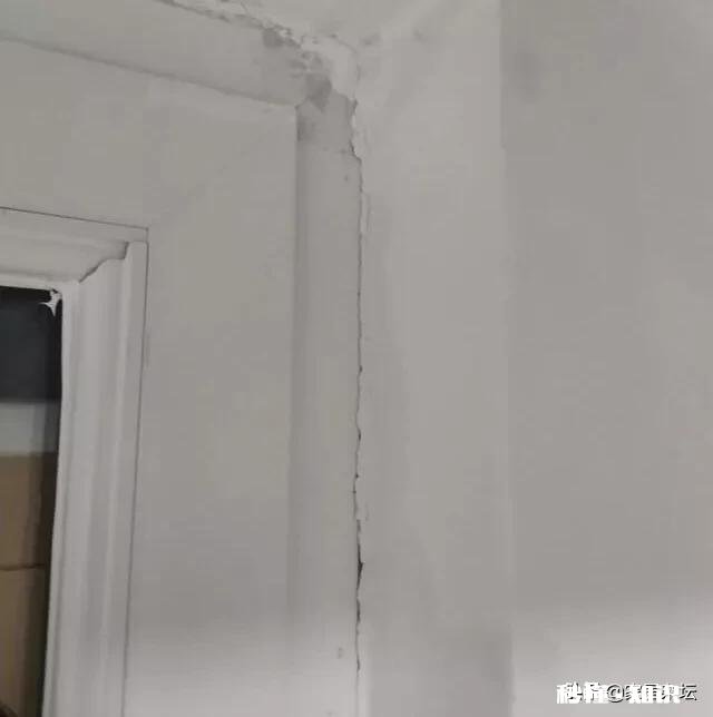 这是墙体渗水还是窗户渗水