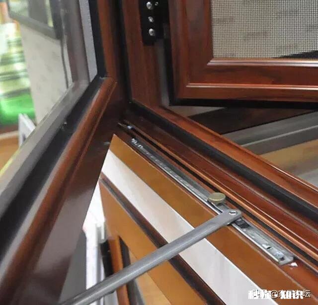 这是墙体渗水还是窗户渗水