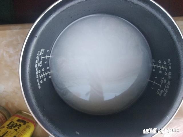 电饭煲有“稀饭”和“汤粥”功能，“稀饭”和“粥”有什么不同