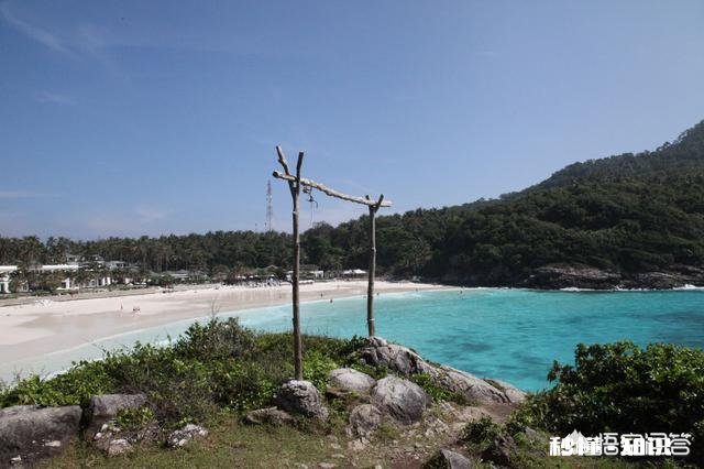 12月中旬去泰国普吉岛，附近岛屿水质最好、适合浮潜的岛有什么值得推荐