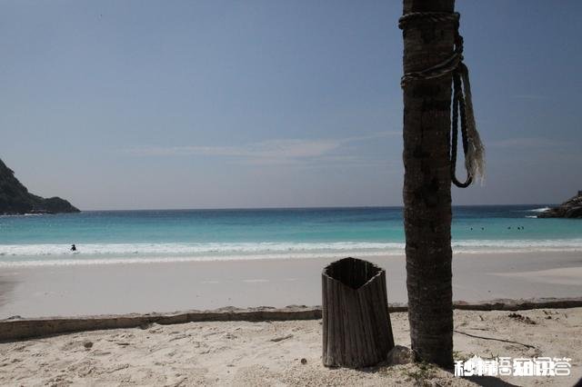 12月中旬去泰国普吉岛，附近岛屿水质最好、适合浮潜的岛有什么值得推荐