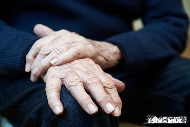 有人说老人身上都有“老人味”，这是为什么