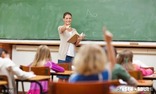 老师掌掴高三学生，摔其手机，被教育部门停职，你是教师或家长你会怎么做