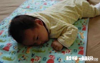 昨天我小孩跌倒头碰地上,今天出现呕吐,怎么判断是否严重