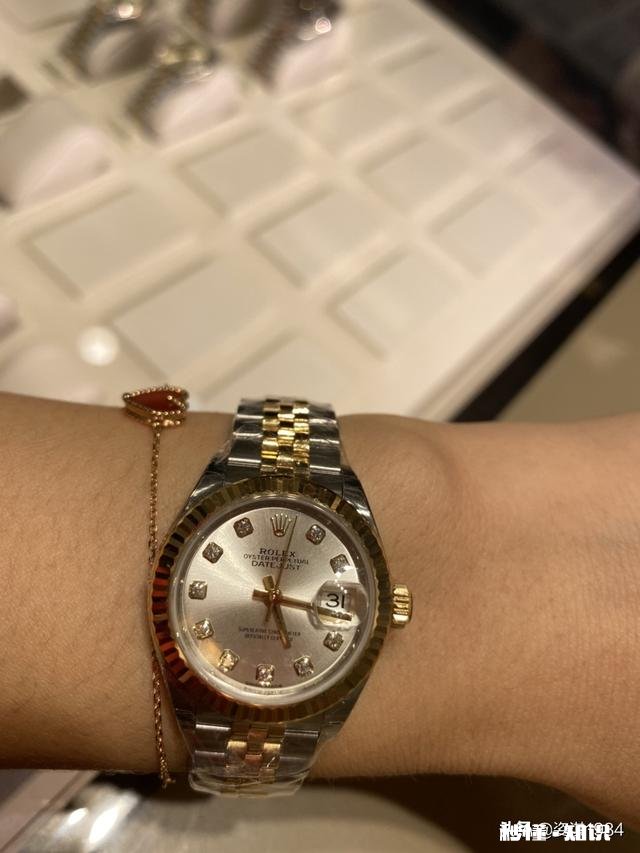 休闲搭配什么样的手表比较好看