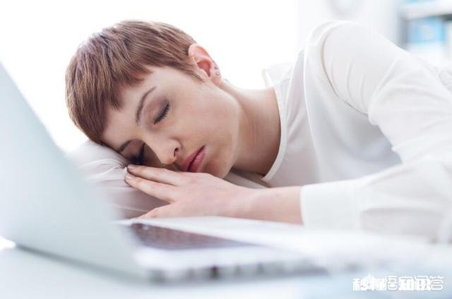 午睡的时候意识是清醒的，但就是醒不过来是为什么