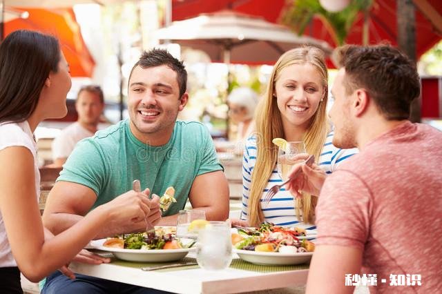 老公不经老婆同意就叫朋友到家里来吃饭，该不该给他翻脸