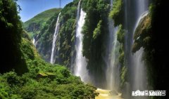 明天8月15号准备自驾游从成都经贵州到广西，有哪些路线推荐，贵州待两天，来回九天