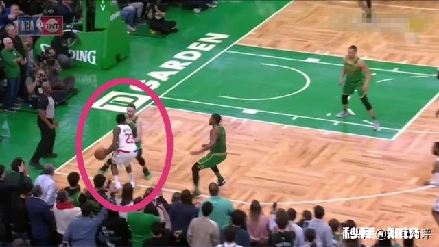 双加时输球后，快船教练里弗斯对着凯尔特人打了个手势便直接生气离场，这是怎么回事