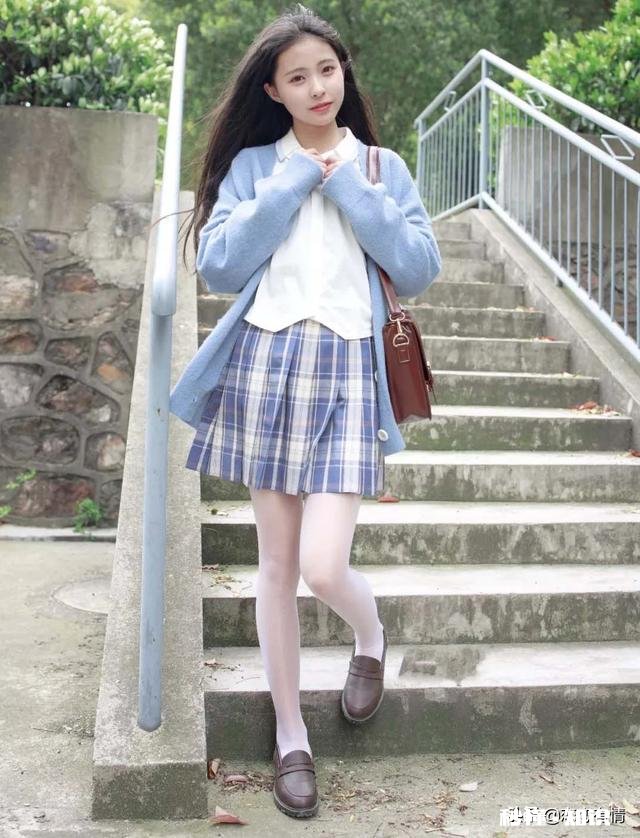 女生细长直腿，细腰、胯部不宽穿什么衣服好看