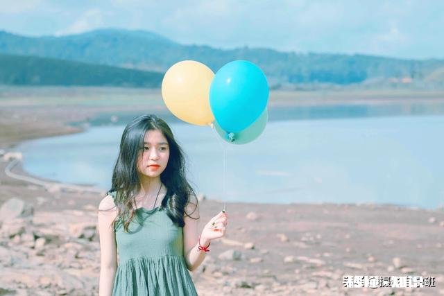 怎么用摄影修图软件ps把人像照片调成小清新色调