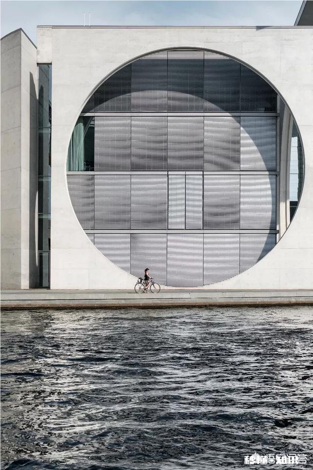 摄影&绘画 作为艺术爱好者,你在拍摄、绘画一幅建筑物作品的时候,通常怎么构图