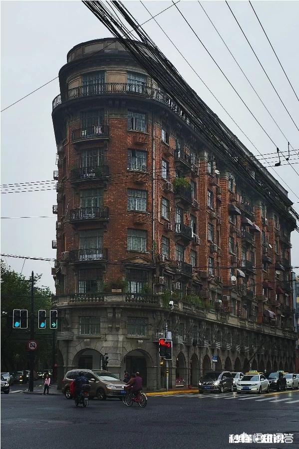 摄影&绘画 作为艺术爱好者,你在拍摄、绘画一幅建筑物作品的时候,通常怎么构图