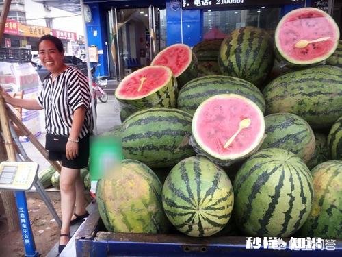 西瓜比车厘子便宜很多，人人都吃得起，为何反而连年滞销
