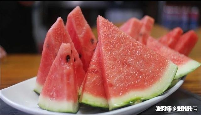 西瓜比车厘子便宜很多，人人都吃得起，为何反而连年滞销