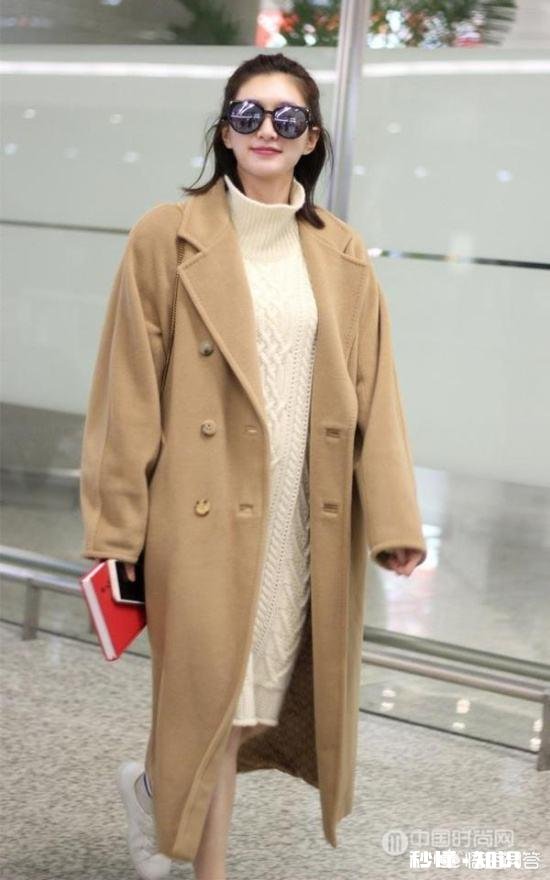 大衣里面怎样搭配才能提升自己的气质呢